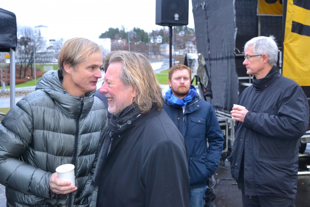 Øystein Stray Spetalen og Odd Reitan er finanselitens fremste hydrogenambassadører. Bak står to andre hydrogenforkjempere, Kristian E. Vik i OREEC og Morten Woldseth fra Skedsmo kommune.