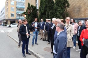 Lillestrøms byarkitekt Halvor Kloster på befaring i Lillestrøm med interessserte eiendomsutviklere, byplanleggere og politikere