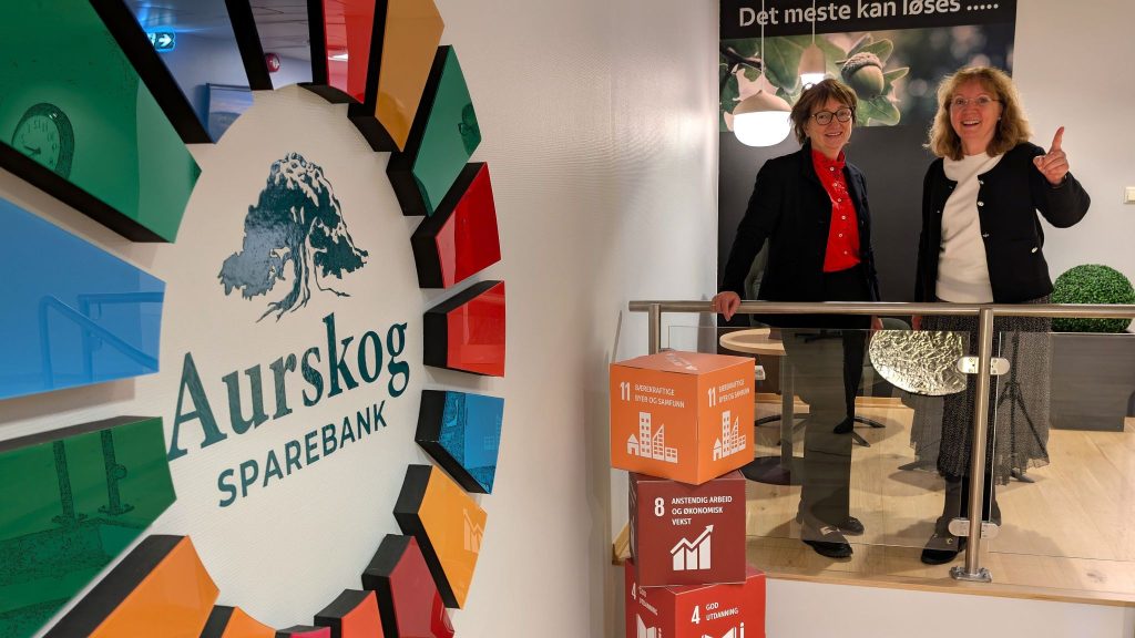 Inger-Lise M. Nøstvik i Kunnskapsbyen og Evy Ann Hagen i Aurskog Sparebank